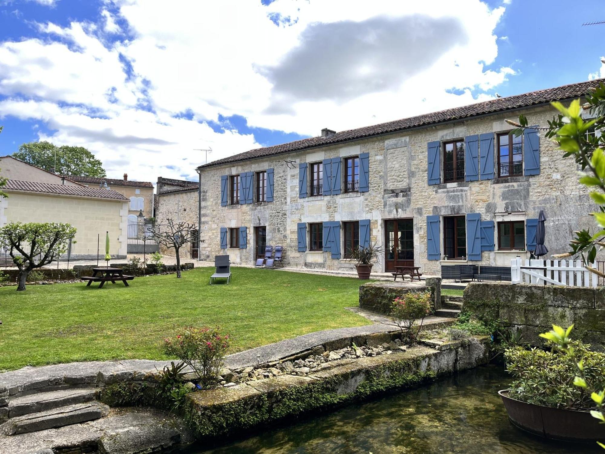 Вілла Petit Moulin De Veillard Bourg-Charente Екстер'єр фото