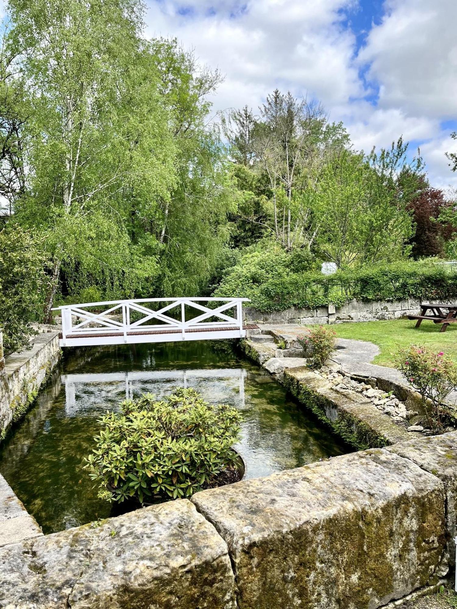 Вілла Petit Moulin De Veillard Bourg-Charente Екстер'єр фото