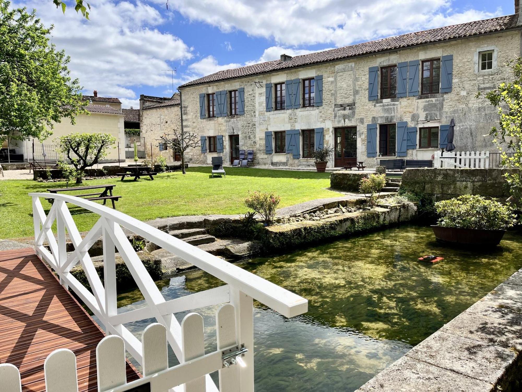 Вілла Petit Moulin De Veillard Bourg-Charente Екстер'єр фото